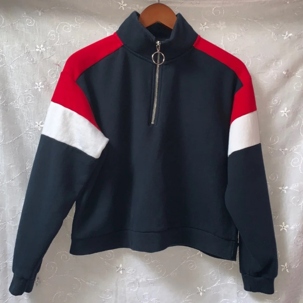 Reflex crop sweater size M